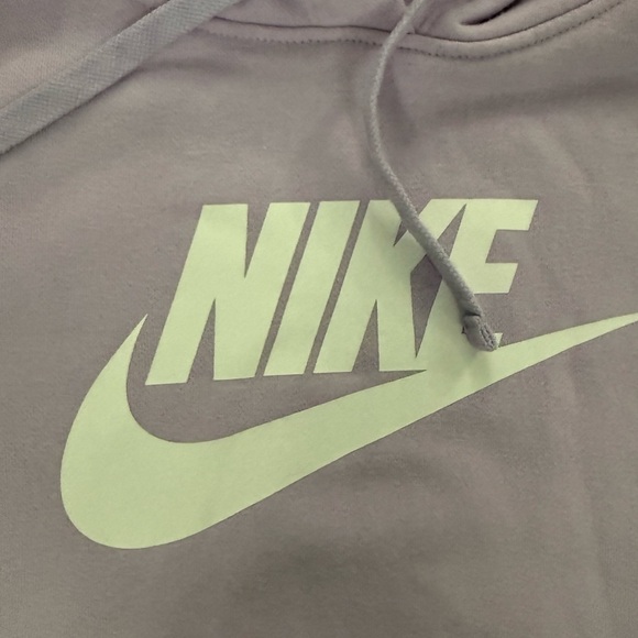 Women’s Nike Light Purple crop Sweatshirt - Picture 2 of 3